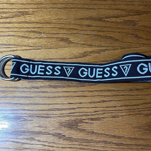 Guess: black and white logo belt - Picture 2 of 4